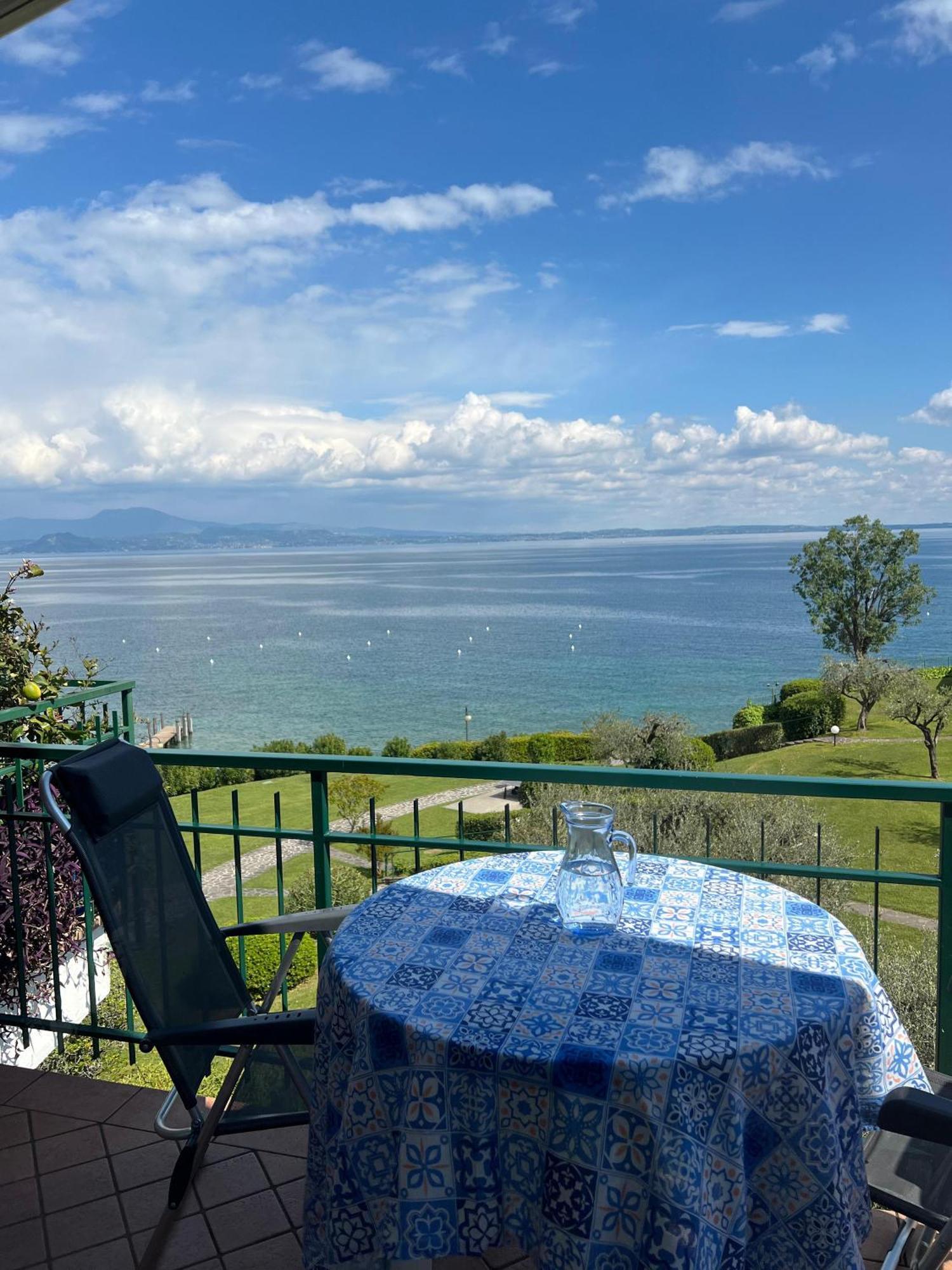 Front Lake Amazing View Manerba del Garda Luaran gambar